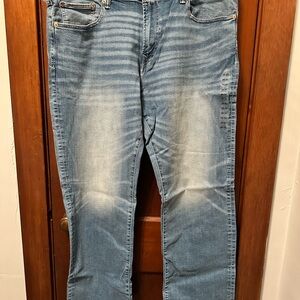 Men's relaxed straight jeans